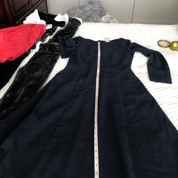 Gorgeous H&M long sleeved dress with side pockets - Picture 5 of 9